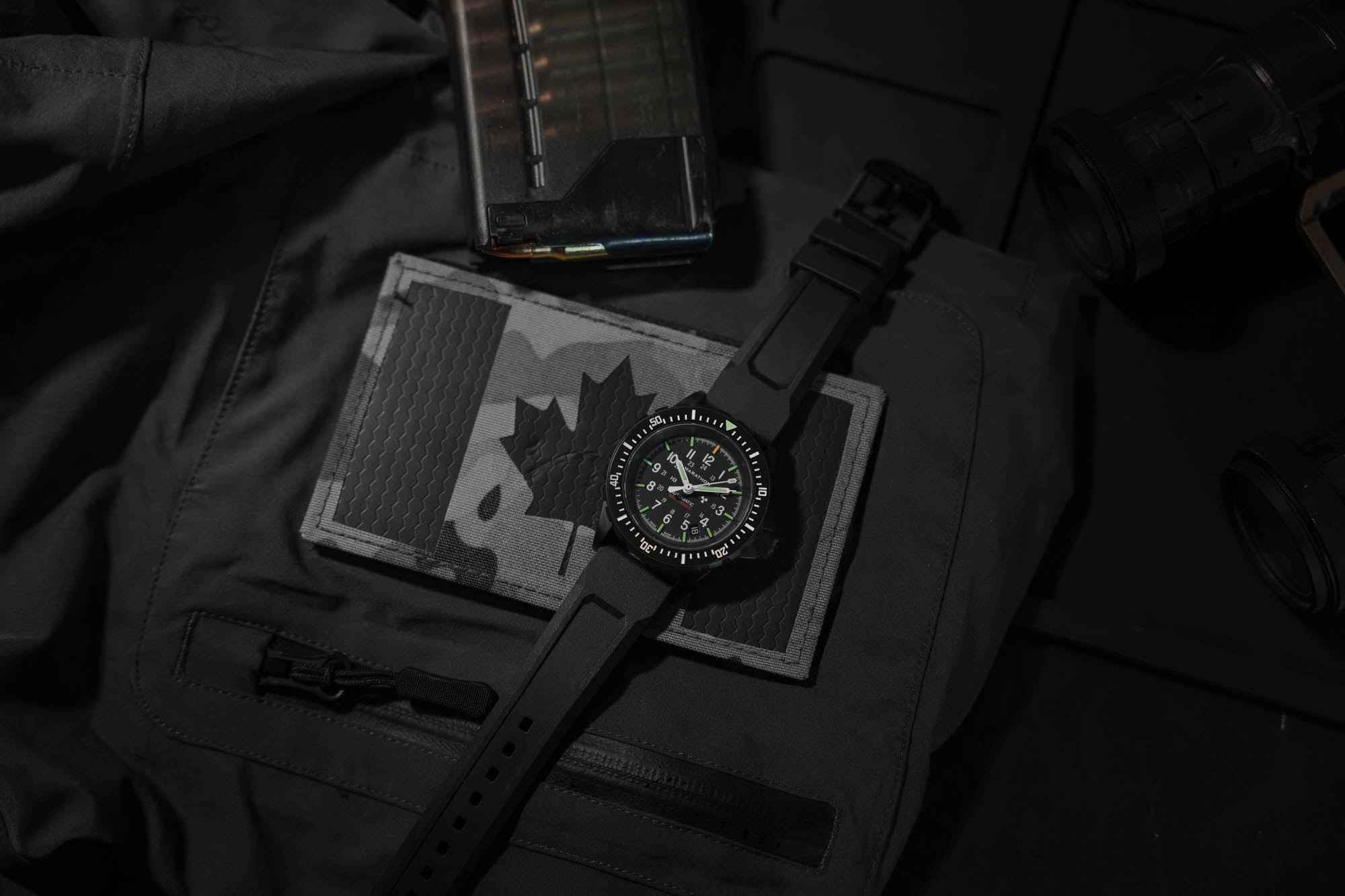 1000時間 HEARING MARATHON セット（フルセット） Into The Shadows: Hands-On With The Marathon 46mm Anthracite Jumbo